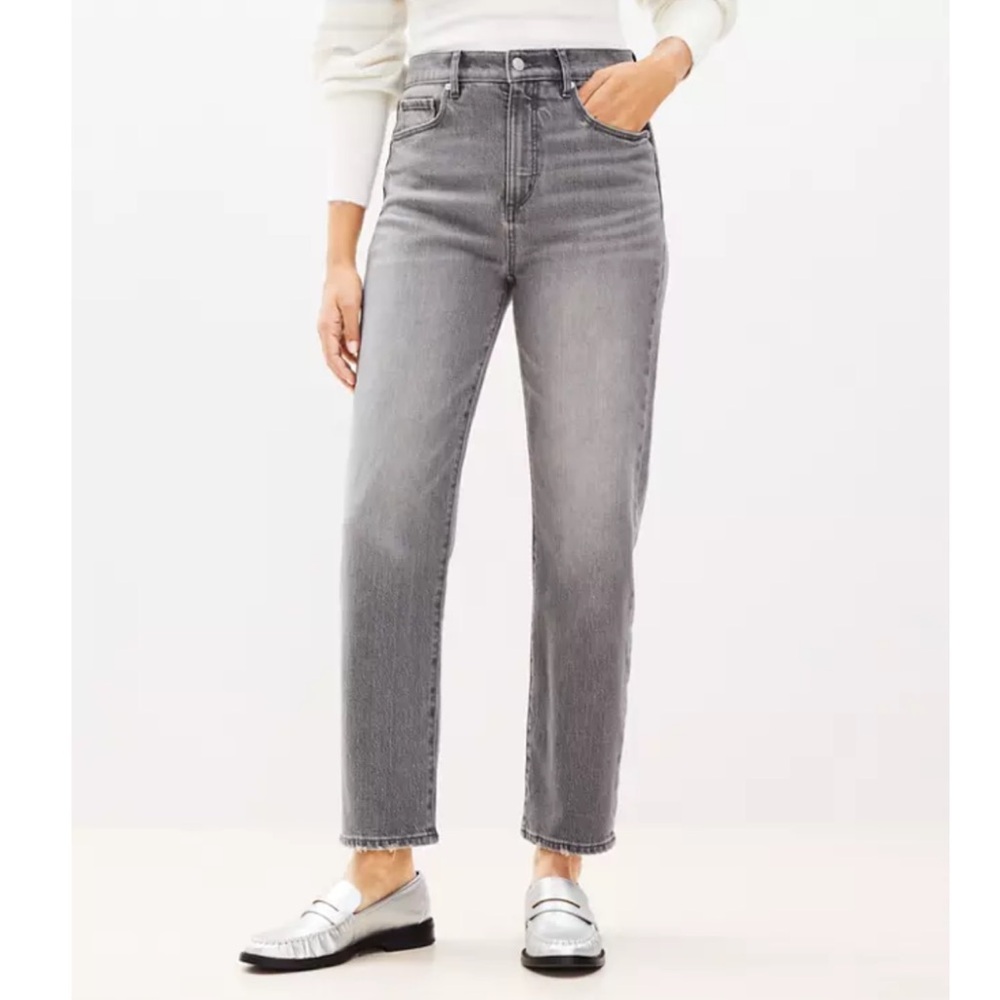 Loft High Rise Straight Jeans in Vintage Grey Wash, Women’s 25, Fits Size Small